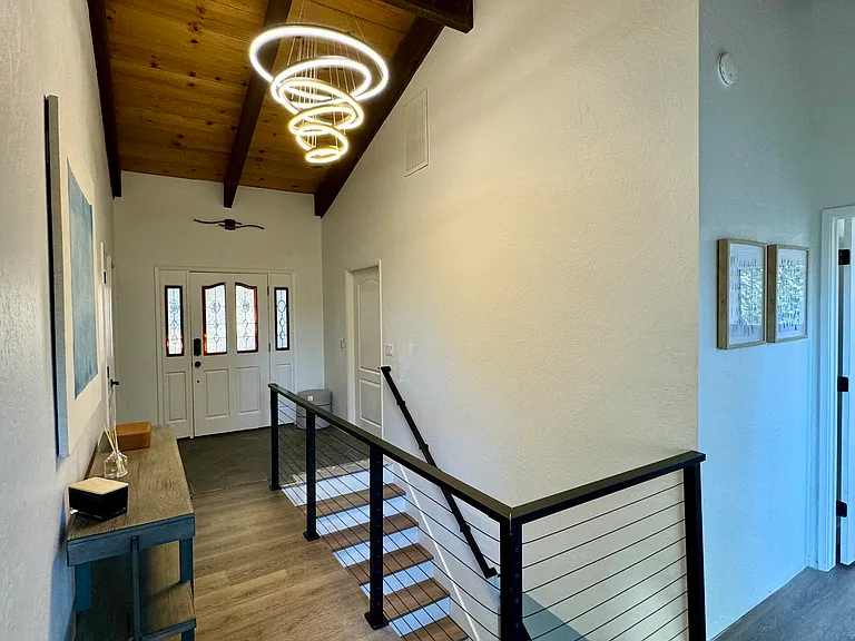 1588 Skyline Dr — Photo 23