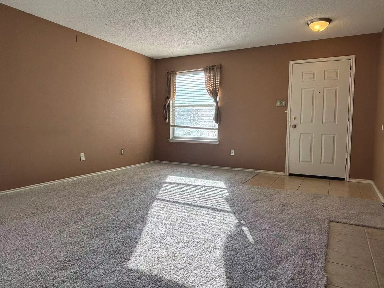 3 bed, 1571 sqft, $1,995 — Photo 4