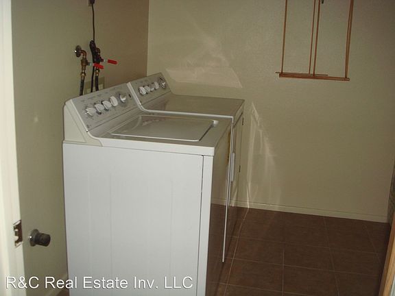 3rd image of 4430 E Catalina Ave