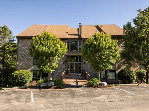 2B4 Mountain Villas Dr, Champion, PA 15622
