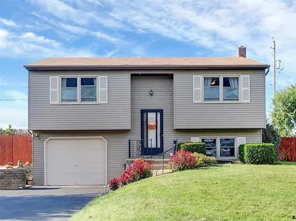 3323 Night In Gale Dr, Dover, PA 17315