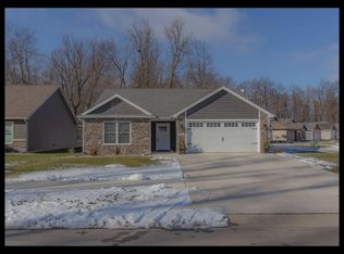 1945 Regency Dr, Angola, IN 46703