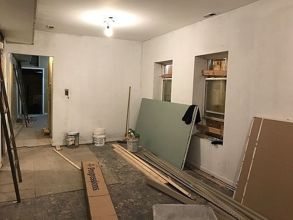 3rd image of 215 N Lavergne Ave
