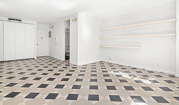 4th image of 2250 Broadway APT 3P