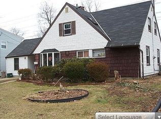 140 Meridian Rd, Levittown, NY 11756