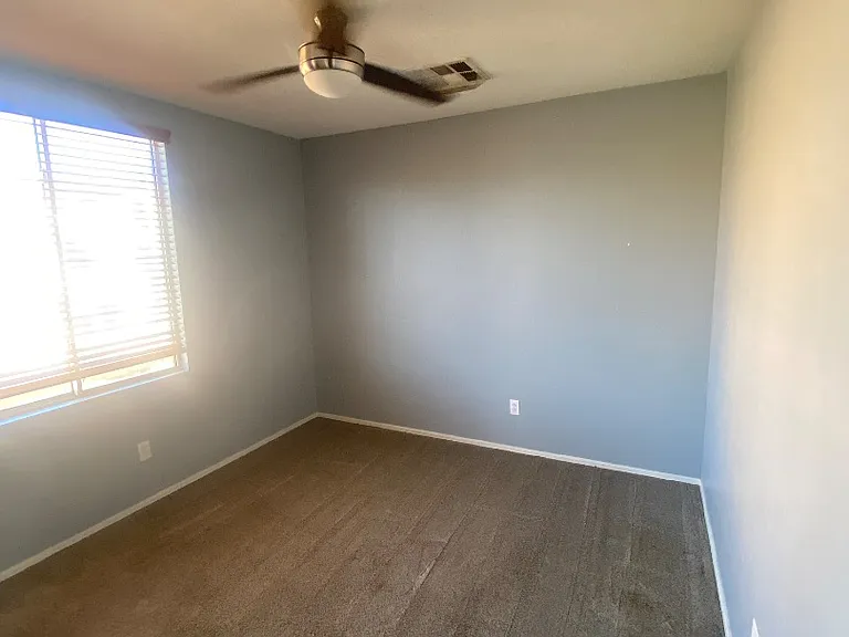 454 N Alder Ct — Photo 5