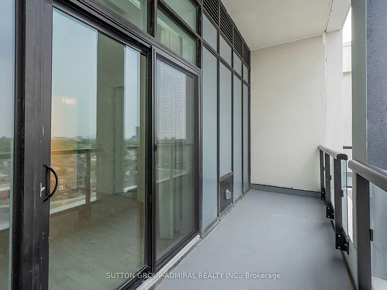 858 Dupont St #Penthouse 43 — Photo 39