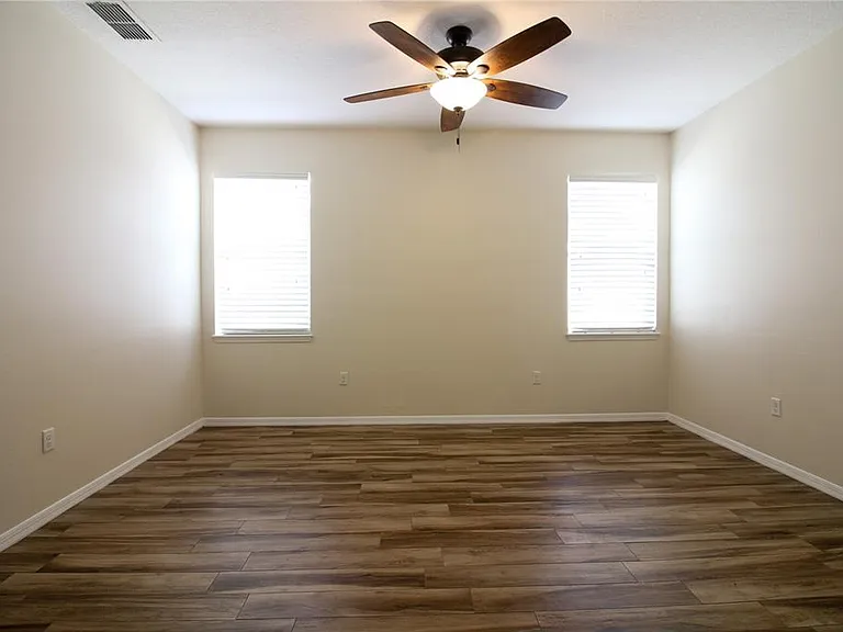 811 Krenson Woods Ln — Photo 17