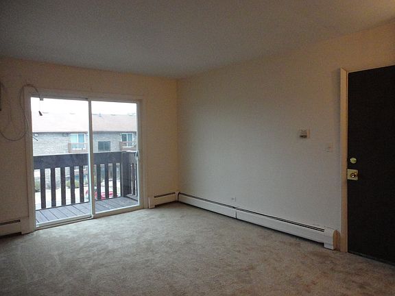 Living room 17x12