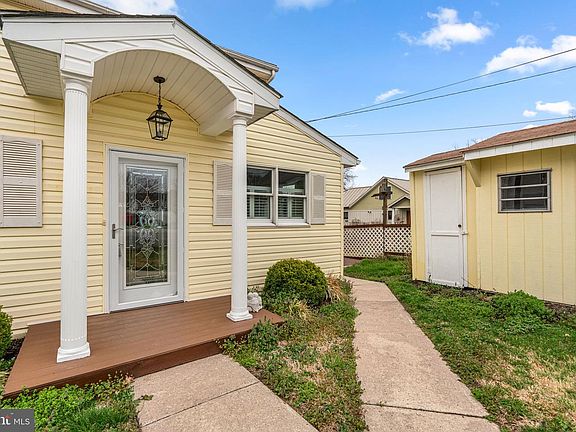 5th image of 452 Carvel Beach Rd