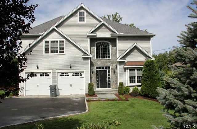 2nd image of 270 Stonehouse Rd