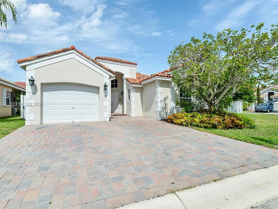 1st image of 535 Somerset Way