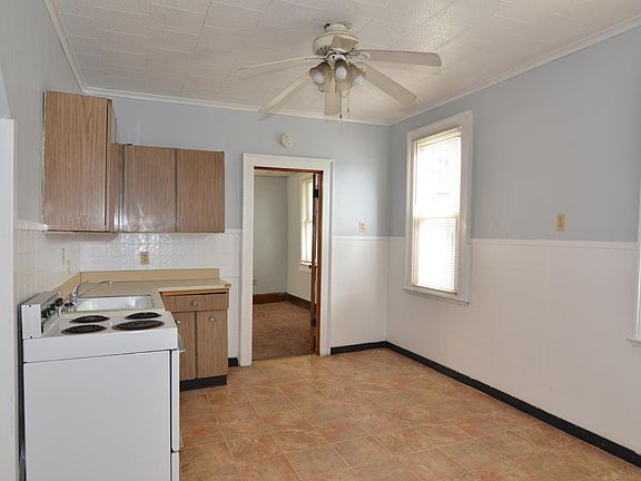 3rd image of 313 William St #1