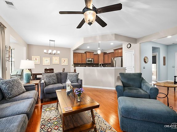 5th image of 712 Pleasant Ct