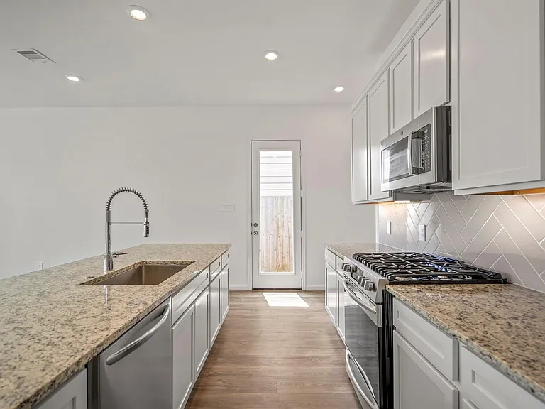 613 Royal Arch Dr — Photo 8