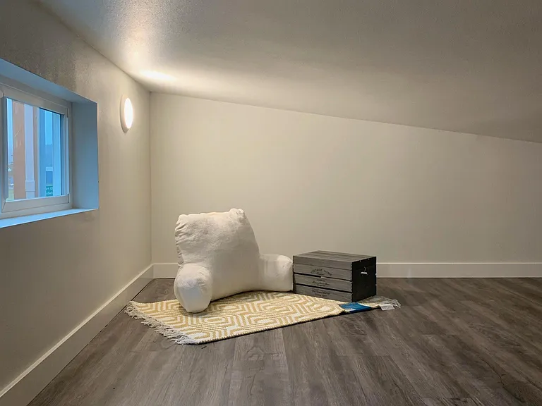 Storage loft