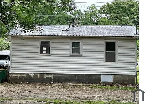 2 bed, 750 sqft, $950 — Photo 2