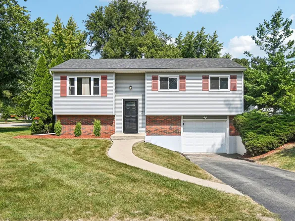 30W356 Claymore Ln, Naperville, IL 60563