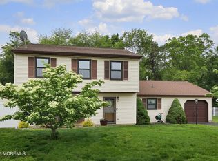 41 Eric Dr, Howell, NJ 07731