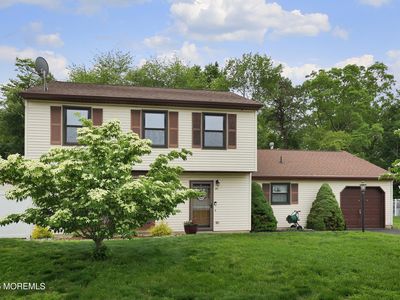 41 Eric Drive, Howell, NJ, 07731