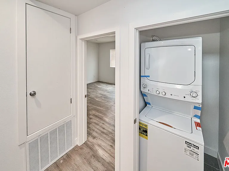 601 1/2 W 41st Pl — Photo 27
