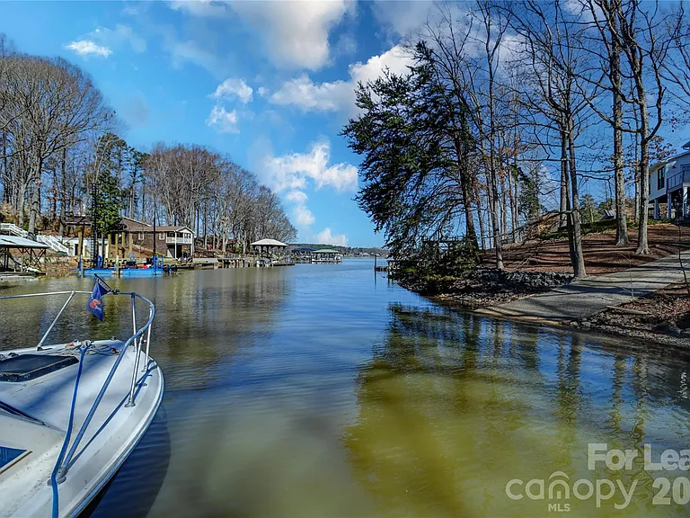 280 Lakeview Shores Loop — Photo 35