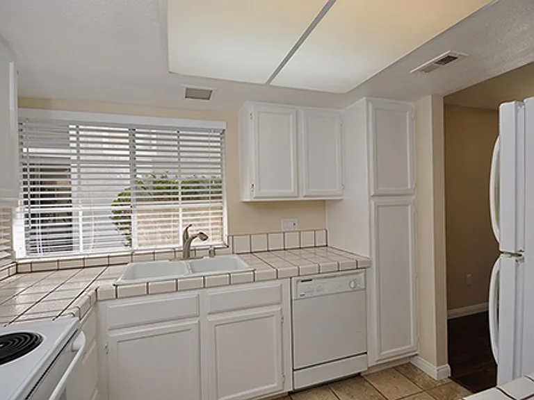 2955 Brandon Cir — Photo 6