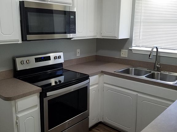 3rd image of 201 Joyce St APT B