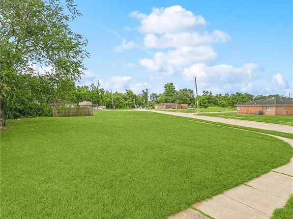 2801-03 Daniel Dr, Violet, LA 70092