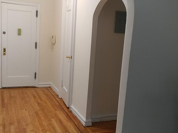 5th image of 1575 Thieriot Ave APT 2A