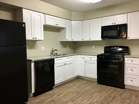 4th image of 8636 E 97th Ter