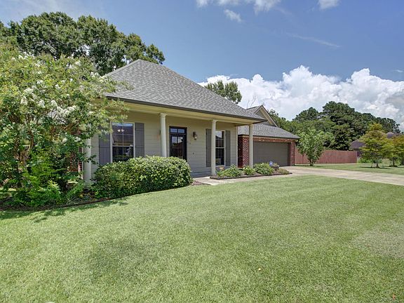 2nd image of 216 Barksdale Dr