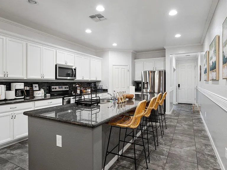 41574 W Anne Ln — Photo 6
