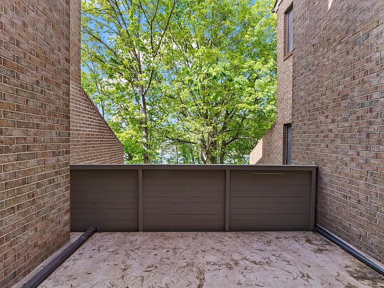 11120 Harbor Ct #1120 — Photo 7