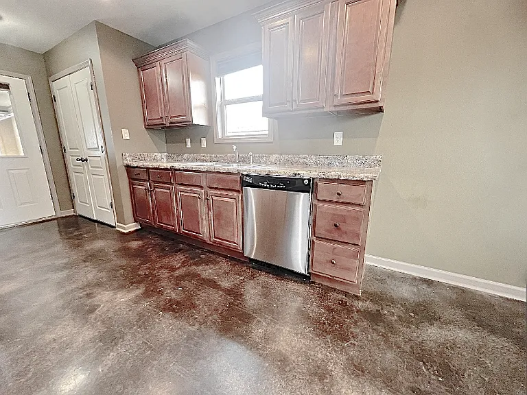 4757 Wildwood Ln — Photo 3