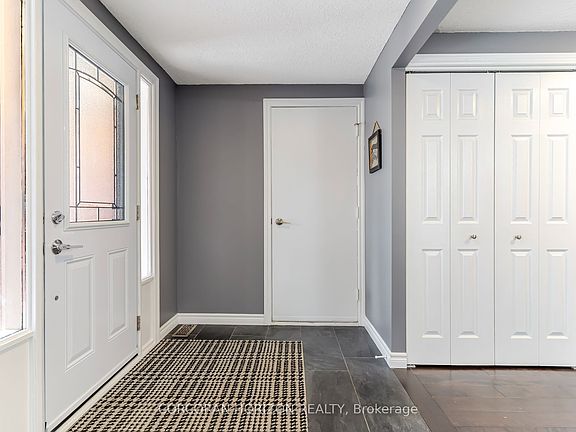 4th image of 160 Oneida Pl