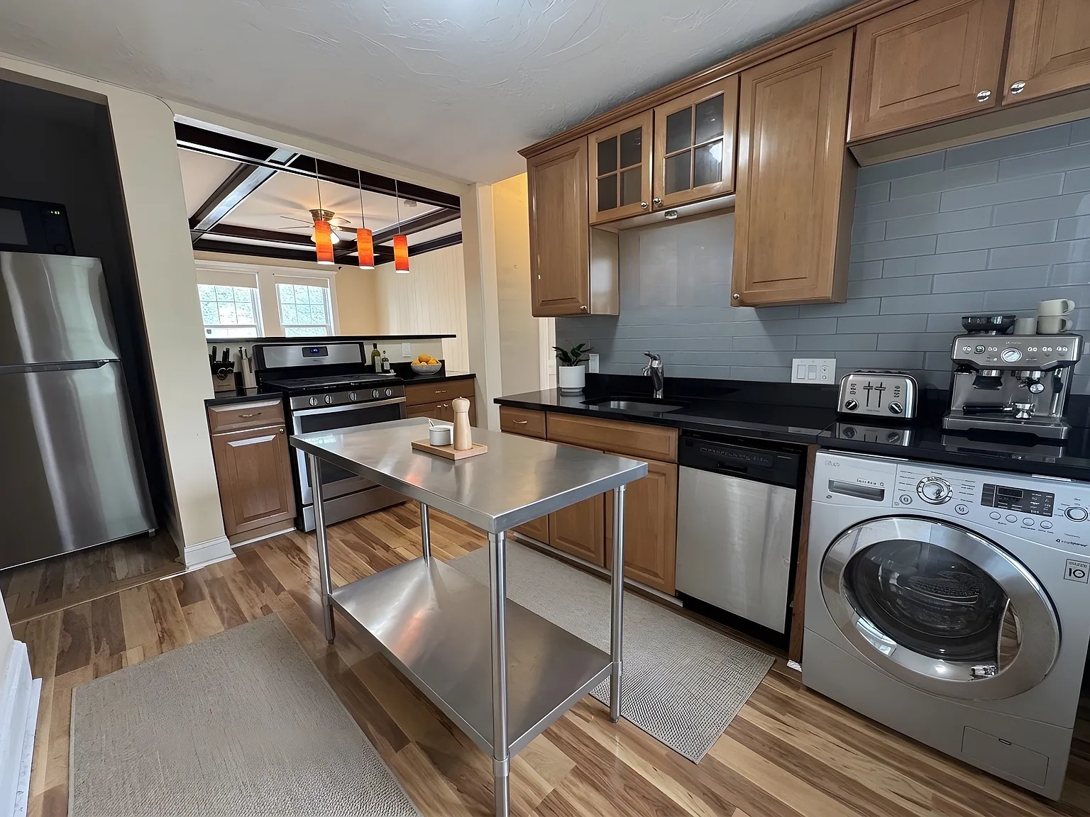 2 bed, 760 sqft, $2,850 — Photo 1