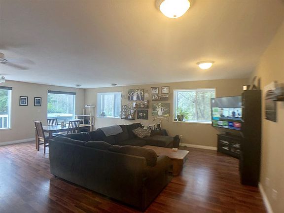 3rd image of 8315 182nd Pl NW