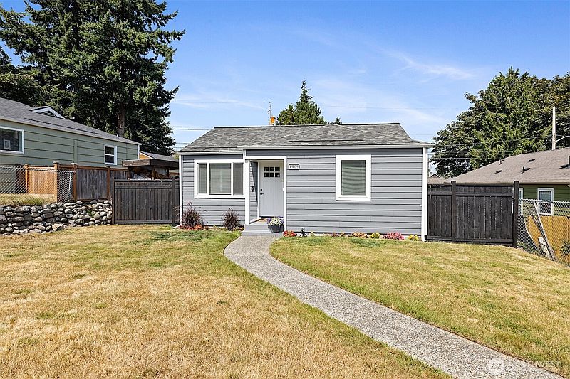 2nd image of 4905 N 30th Street