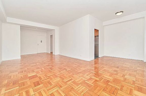3rd image of 412 E 55th St #6E