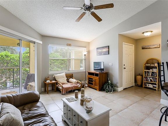 Home For Sale In Venetian Palms