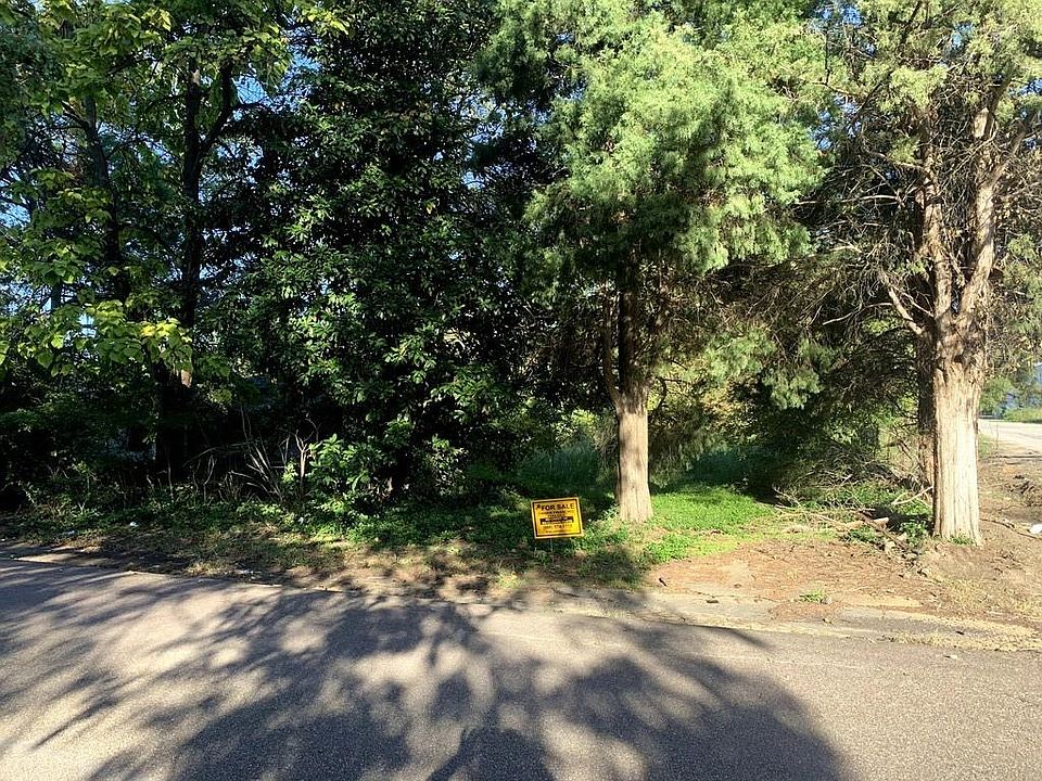 1st image of 301 N 10th St