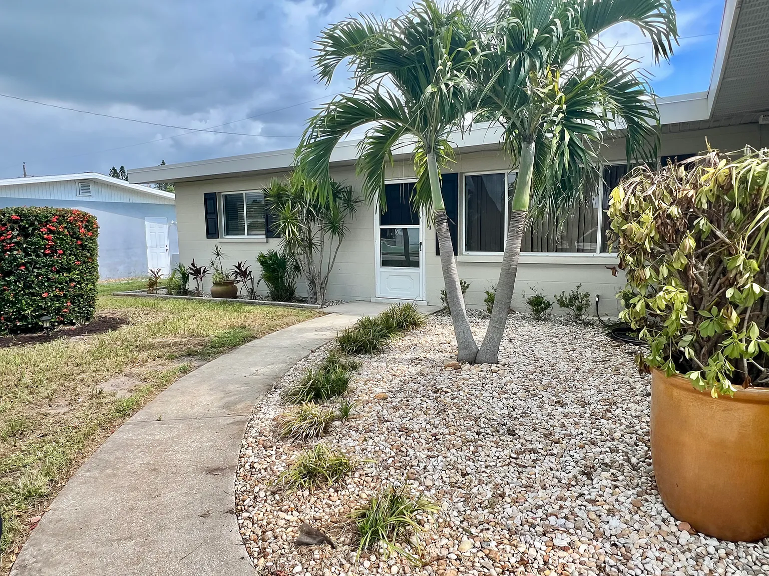 4 bed, 1750 sqft, $2,750 — Photo 2