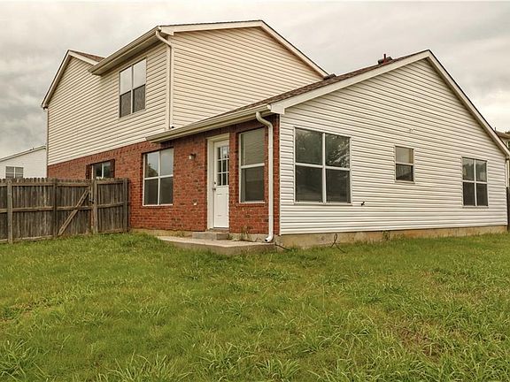 4th image of 1033 Lake Trail Dr
