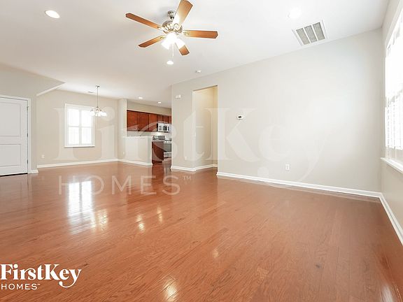 3rd image of 126 Brookhaven Rd