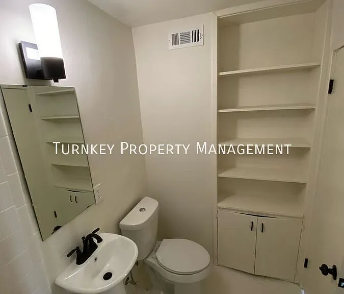 623 Sherman St — Photo 9