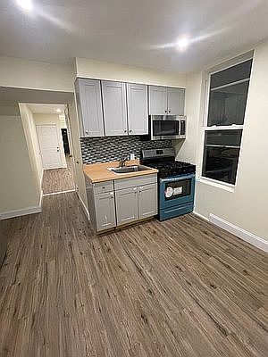 1st image of 181 Bay 14th St APT 3R