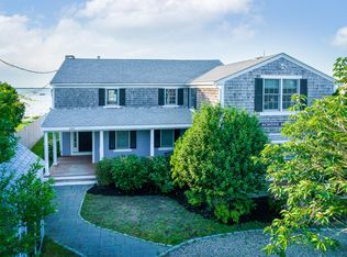 105 Sunset Ln, Barnstable, MA 02630