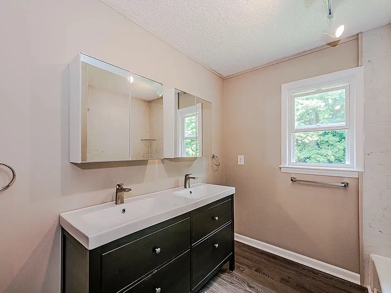 6814 Barrington Dr — Photo 17