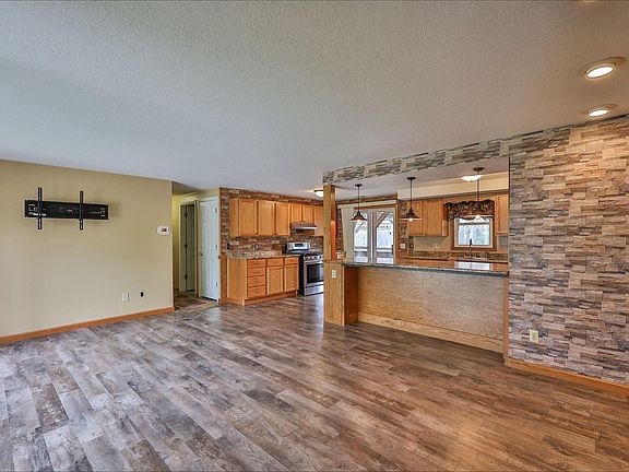 5th image of 1305 Berwick Ln